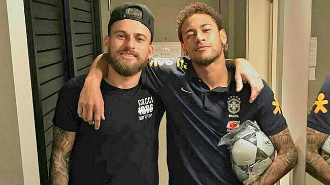 突破性首胜 突破性首胜