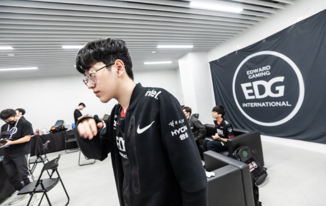 你和这些元 你和这些元