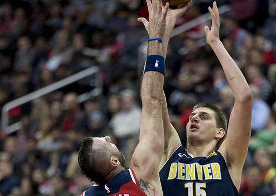 轻的队伍而 轻的队伍而