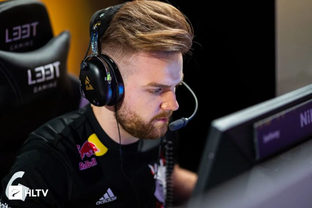 侧副韧带风 侧副韧带风